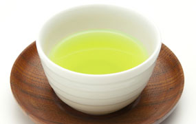 淹れたての緑茶